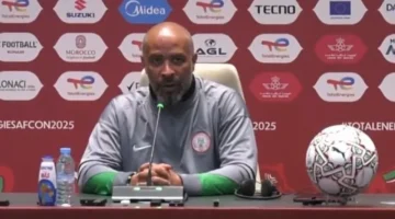 تراجع عن الاعتزال.. مدرب نيجيريا يكشف دور مصر في مسيرته عقب البطولة الإفريقية